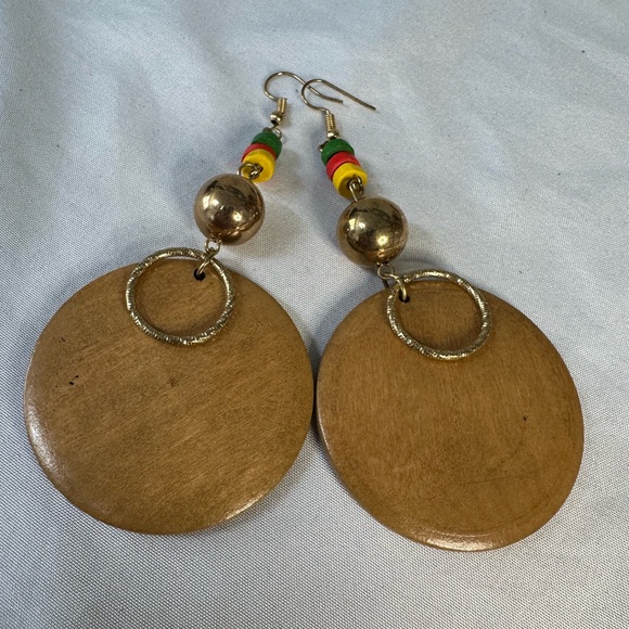 Long and large wooden disc earrings - Picture 3 of 5